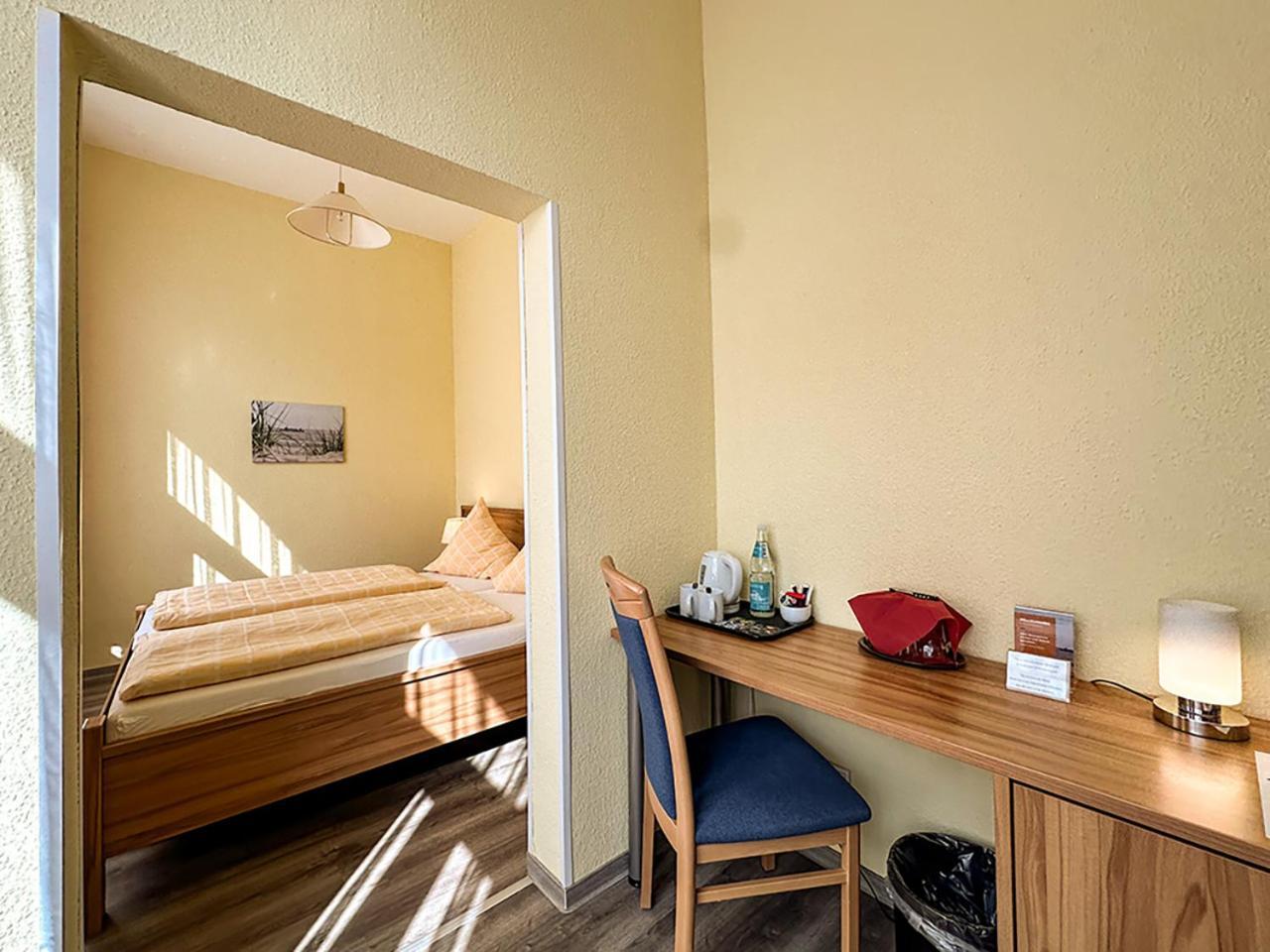 Hotel Graf Waldersee Borkum Esterno foto